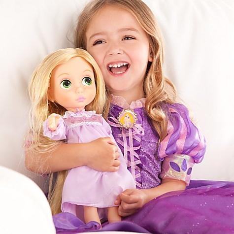 Poupée rêveuse et douce Rapunzel. Images de la princesse
