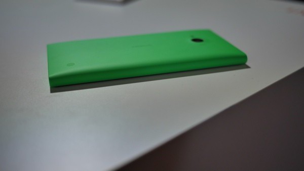 Smartphone Nokia 735: description, caractéristiques et avis des propriétaires